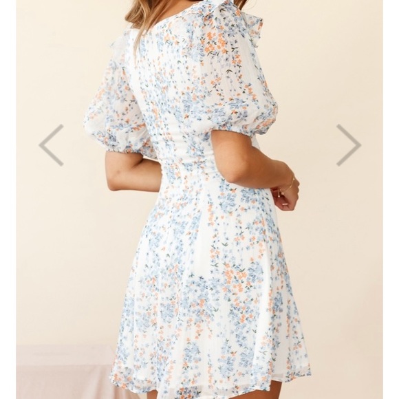 Dress - Picture 3 of 4